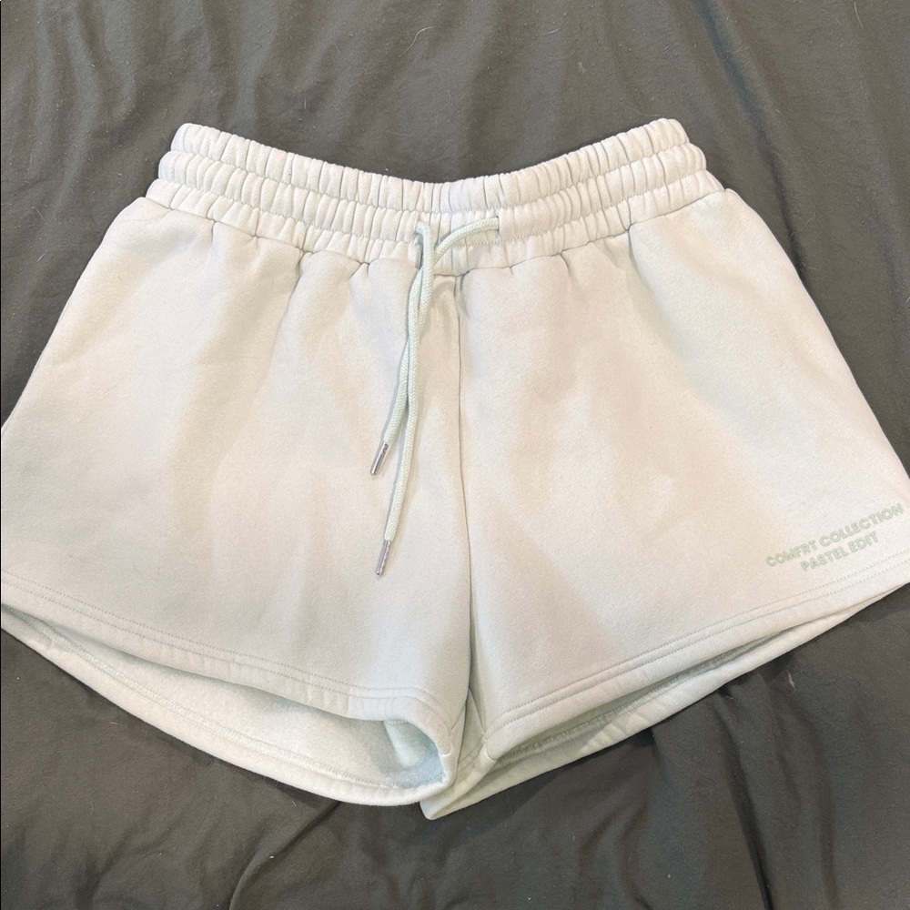 Comfy Collection Women's Cream Athletic Shorts